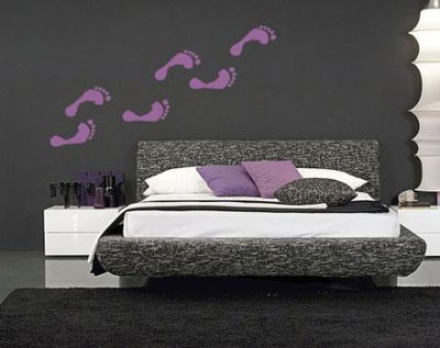 Decorazioni pareti camera da letto: adesivi, orologi, piatti ... Pareti camera da letto colorate
